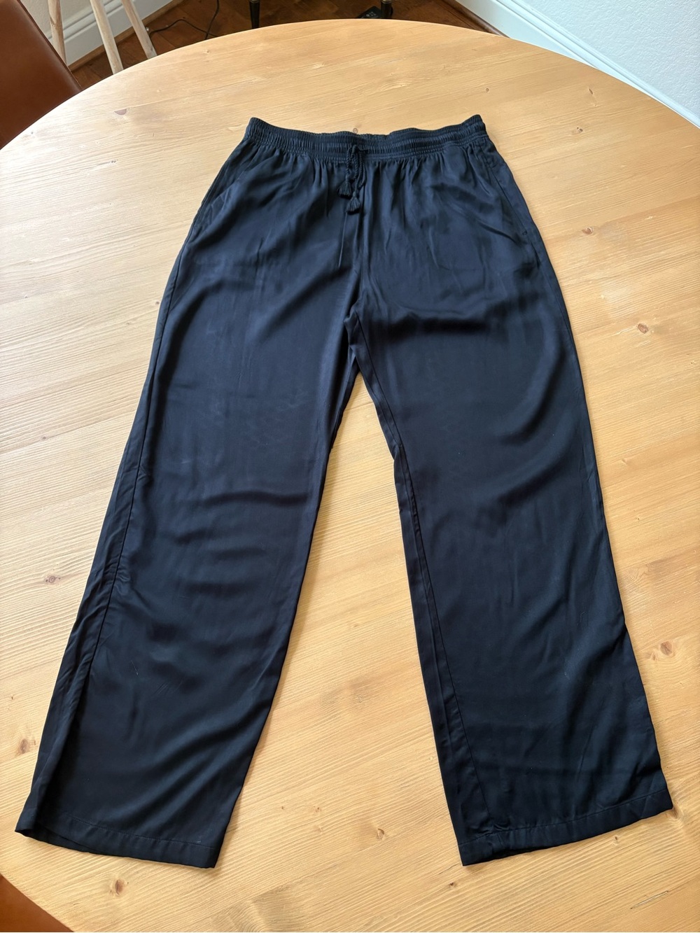 Uniqlo Women's Straight Leg Elastic-Waist Pants - Black